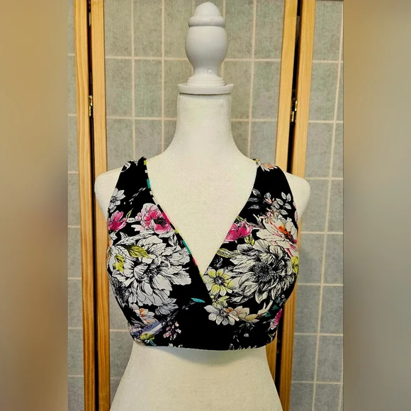Torrid Floral Or Striped Reversible Bikini Top - Size 2 - Picture 1 of 6